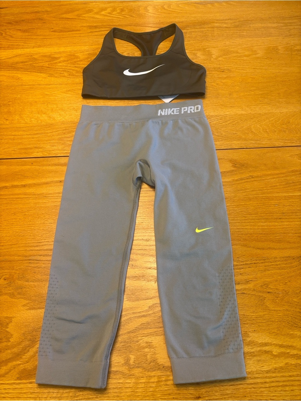 Nike kids Fuchsia Sports Bra with Gray Nike Pro Cropped Leggings - Picture 9 of 10
